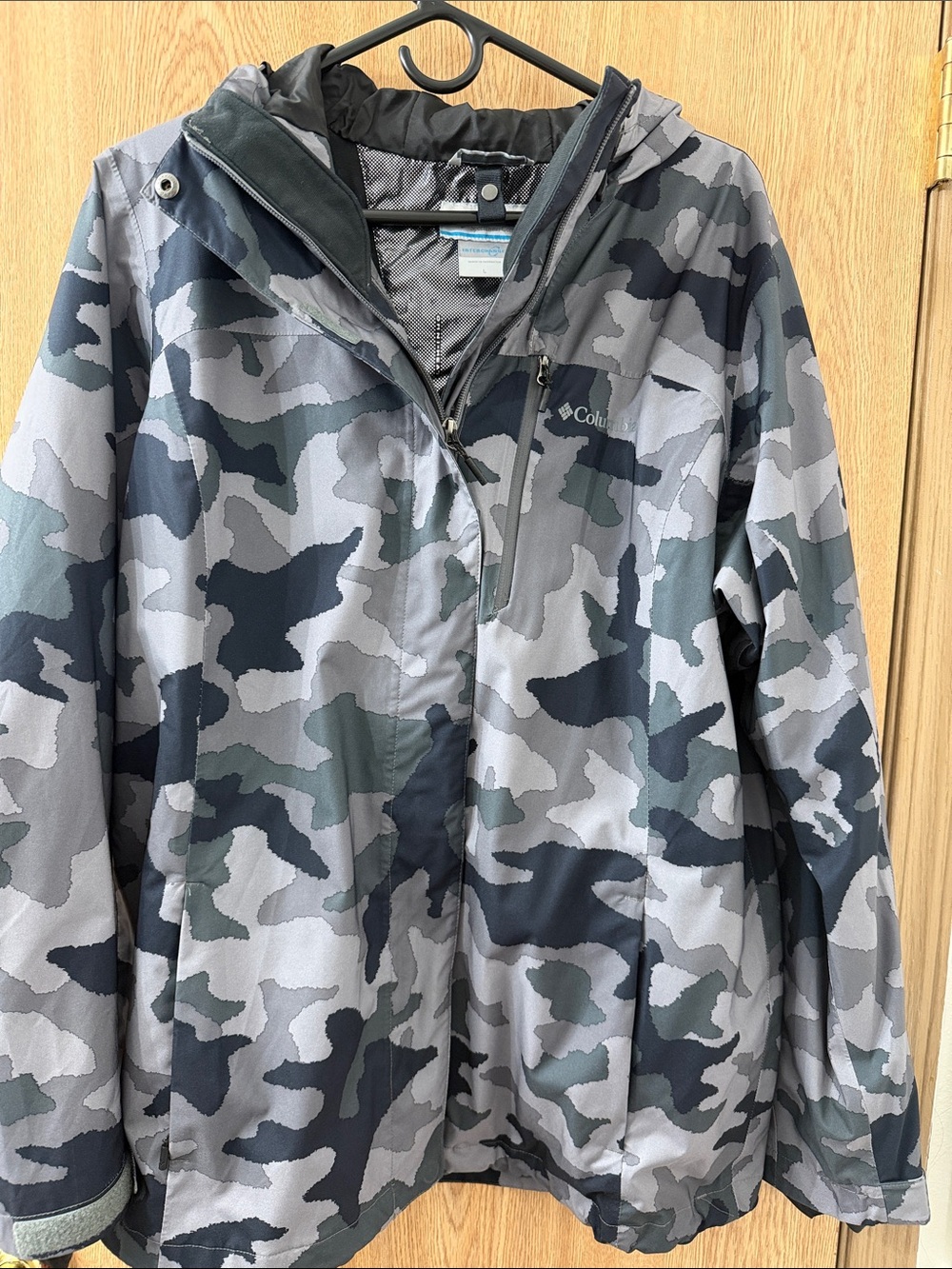 Columbia Grey & Black Camo Women’s Jacket